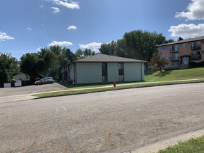 Allison in Bismarck, ND - Foto de edificio - Building Photo