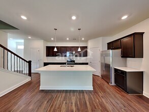 2072 Windsor Park Ave in Dacula, GA - Foto de edificio - Building Photo
