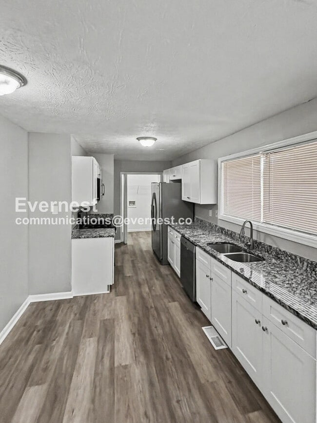 800 Cedar Lake Dr SE in Conyers, GA - Foto de edificio - Building Photo