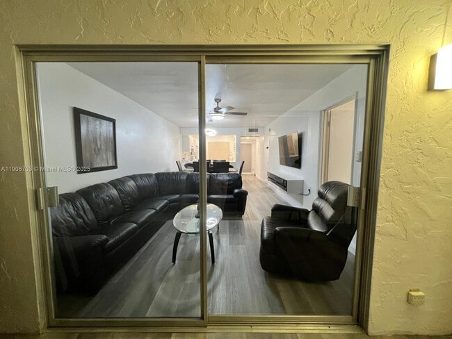 1208 Bahama Bend in Coconut Creek, FL - Building Photo - Building Photo