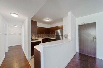1500 Bay Rd, Unit S-0306 in Miami Beach, FL - Building Photo - Building Photo