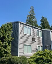 Shiloh Village Apartments in Everett, WA - Building Photo - Building Photo