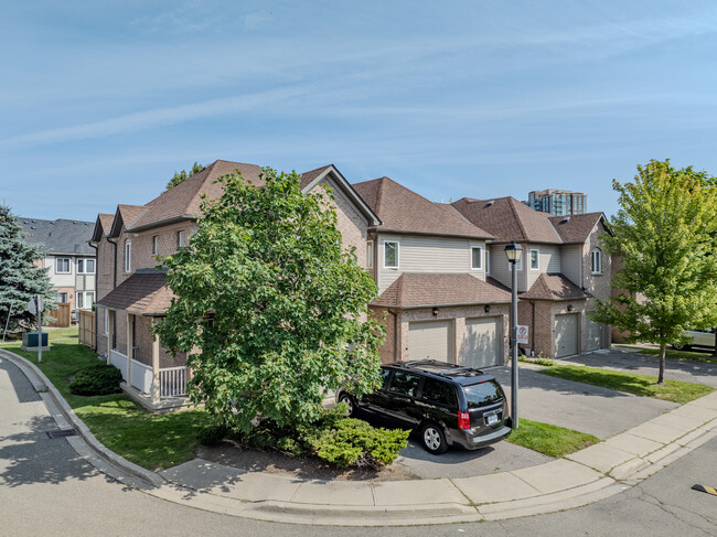 4650 Kimbermount Av in Mississauga, ON - Building Photo - Primary Photo