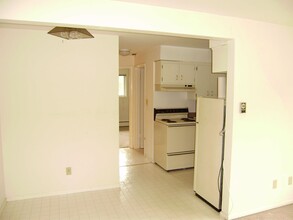 Lee Sandpoint in Seattle, WA - Building Photo - Interior Photo