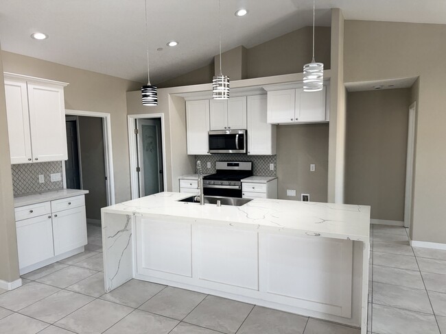 13033 Casco Rd in Apple Valley, CA - Building Photo - Building Photo