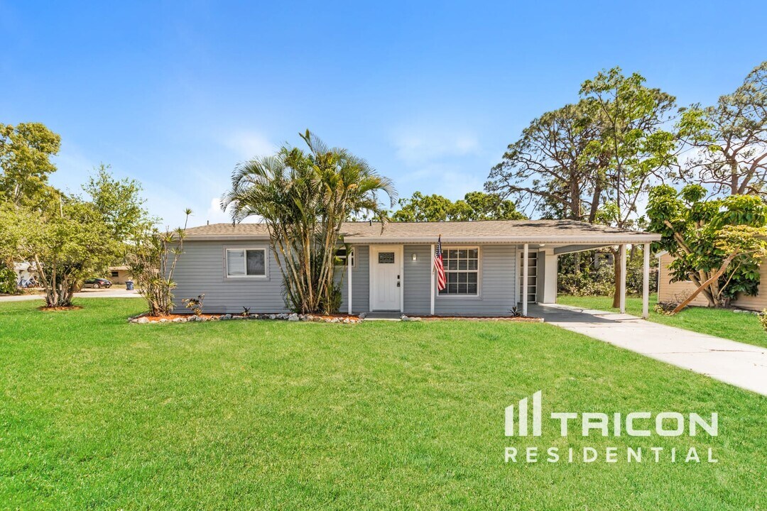 4833 Lords Ave in Sarasota, FL - Building Photo
