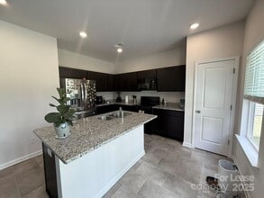 6135 Moonview Ct in Charlotte, NC - Building Photo - Building Photo