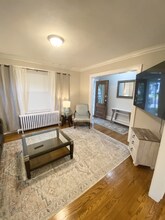 184 S Highland St in West Hartford, CT - Foto de edificio - Building Photo