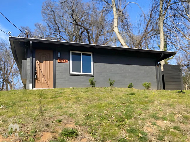 property at 919 Hobson St SW