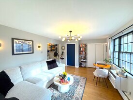 1011 Montgomery Ave, Unit R in Bryn Mawr, PA - Building Photo