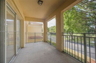 2406 Centergate Dr in Miramar, FL - Building Photo - Building Photo