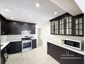 2 Myrtle Ct in Brampton, ON - Building Photo - Building Photo