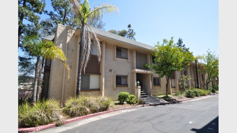 La Cuesta Apartments in La Mesa, CA - Foto de edificio