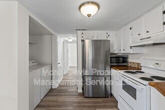 1713 Cinnamon Path in Austin, TX - Foto de edificio - Building Photo