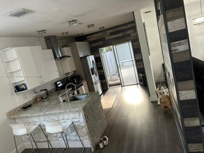 3065 N 36th Ave in Hollywood, FL - Building Photo - Building Photo