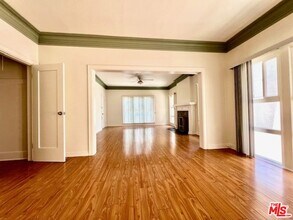 860 S Berendo St in Los Angeles, CA - Building Photo - Building Photo