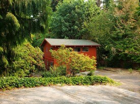 5916 NW Bernie Dr in Vancouver, WA - Building Photo