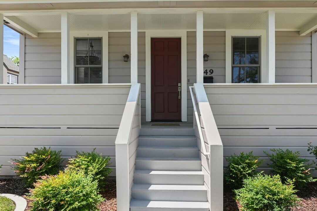 449 J St in Davis, CA - Building Photo