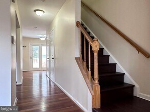 6715 Cub Run Ct in Centreville, VA - Building Photo - Building Photo
