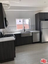 246 N Dillon St in Los Angeles, CA - Building Photo - Building Photo