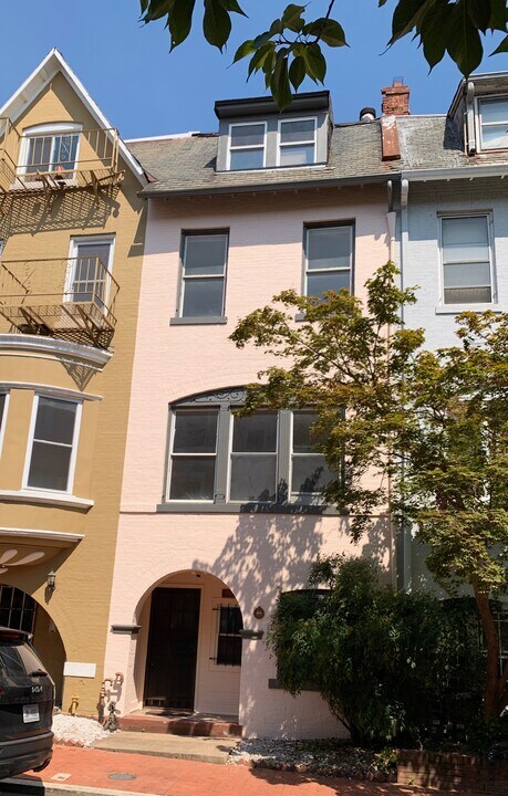 1413 Hopkins St NW in Washington, DC - Building Photo
