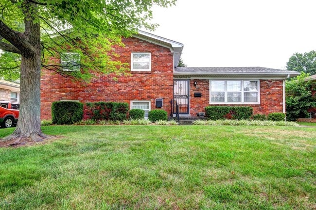 2821 Pomeroy Dr in Louisville, KY - Building Photo - Building Photo