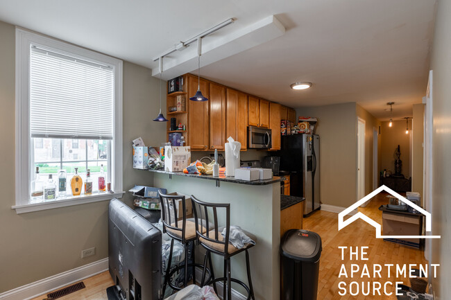 1059 W Fry St, Unit 1 in Chicago, IL - Building Photo - Building Photo