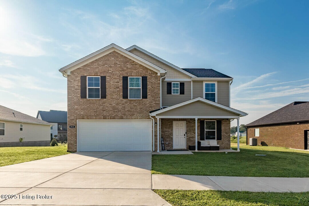 312 Smt Crk Dr in Elizabethtown, KY - Building Photo