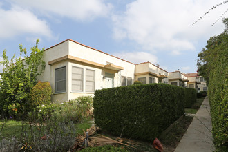 953 19th St in Santa Monica, CA - Building Photo - Building Photo