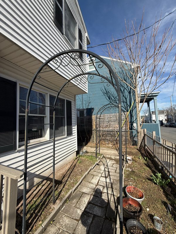 317 State St in Hudson, NY - Building Photo - Building Photo