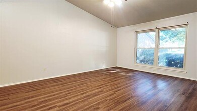 13607 Flagstone Ln in Dallas, TX - Building Photo - Building Photo