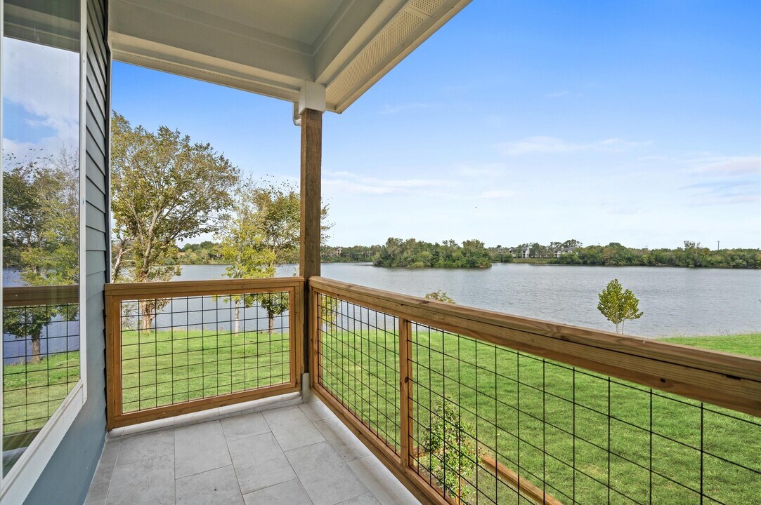 10095 Serrano Pk Dr in Houston, TX - Building Photo