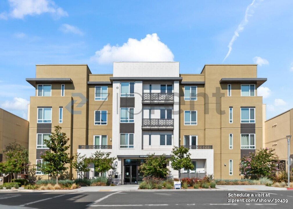45298 Tom Blalock St in Fremont, CA - Building Photo