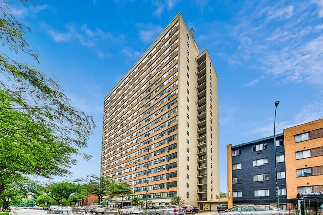 6030 N Sheridan Rd in Chicago, IL - Building Photo - Building Photo