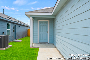 12607 Kathleen St in Saint Hedwig, TX - Building Photo - Building Photo