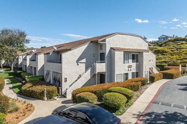 Benmark Villas in Lake Forest, CA - Building Photo - Building Photo