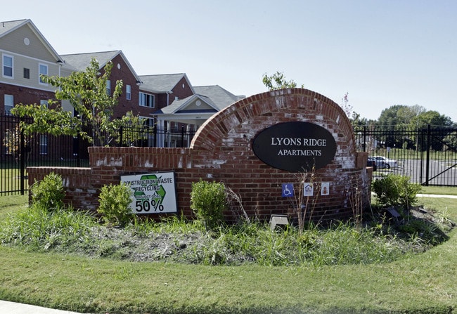 Lyons Ridge Apartments in Memphis, TN - Building Photo - Building Photo