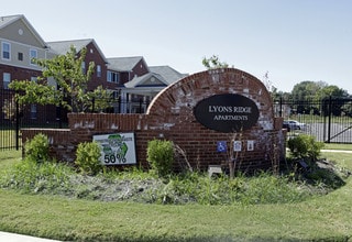 Lyons Ridge Apartments in Memphis, TN - Foto de edificio - Building Photo