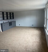 459 Scotch Rd in Hopewell Township, NJ - Building Photo - Building Photo