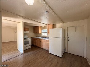 8205 Suncoast Dr in North Fort Myers, FL - Building Photo - Building Photo