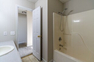 3501-3503-3503 Marquis Ct in Columbia, MO - Building Photo