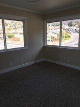 1011 Big Bend Dr in Pacifica, CA - Foto de edificio - Building Photo