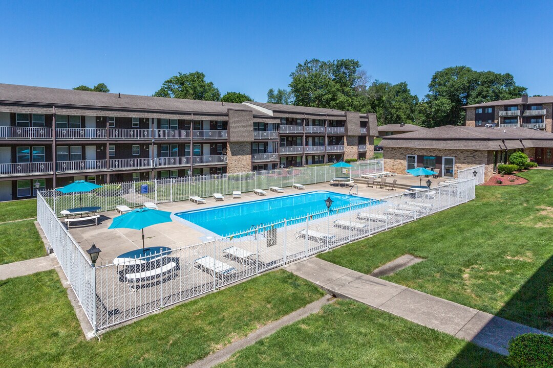 Four Seasons Apartments in Des Moines, IA - Foto de edificio