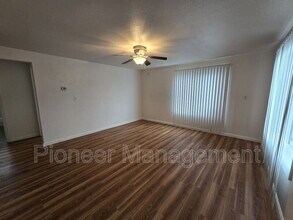 320 NE Jorgen St in Winston, OR - Building Photo - Building Photo