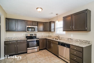 9106 Bagley Way in Indianapolis, IN - Foto de edificio - Building Photo