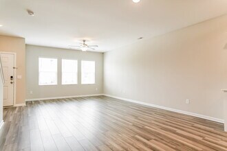 561 Landing View Dr in Wendell, NC - Building Photo - Building Photo