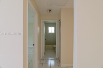 3373 SW 28th Terrace in Miami, FL - Foto de edificio - Building Photo