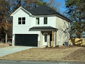 412 Prickett Rd in Bryant, AR - Building Photo - Building Photo