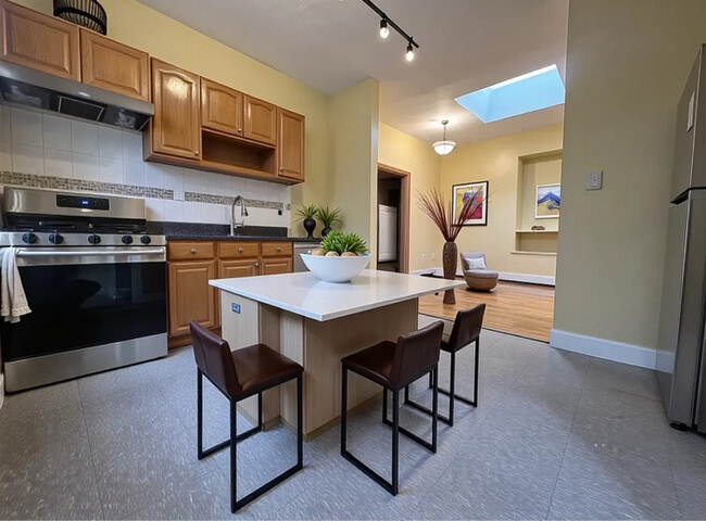property at 796 Crown St