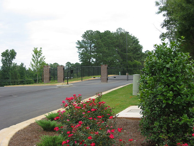 Pine Ridge Apartments in Rome, GA - Building Photo - Building Photo